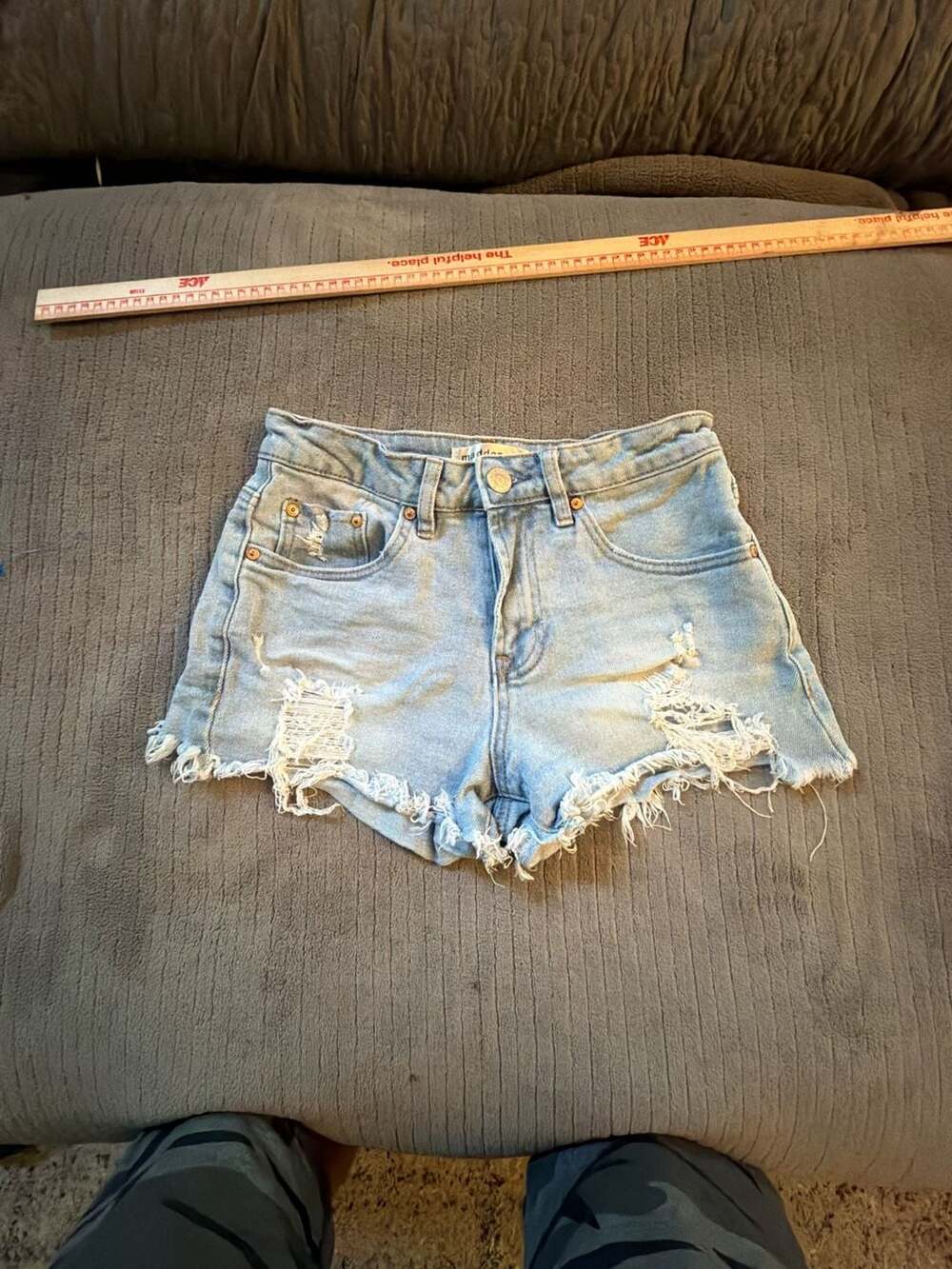 Madden Girl Denim Shorts Size 3 Distressed Frayed Hem Light Wash